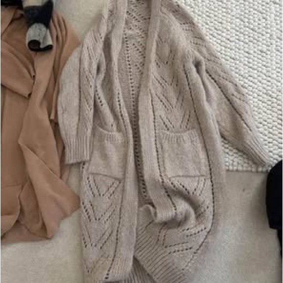 Zara and mango Sweater jacket vest bundle xs/s like new lightly worn - Picture 4 of 5